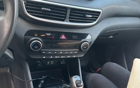 Hyundai Tucson III, 2020 год, 2 200 000 рублей, 10 фотография