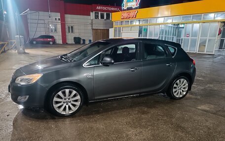 Opel Astra J, 2011 год, 730 000 рублей, 3 фотография
