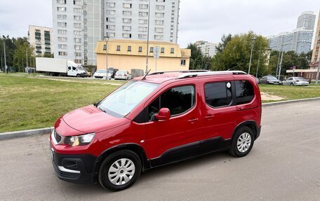 Peugeot Rifter I, 2018 год, 1 550 000 рублей, 10 фотография