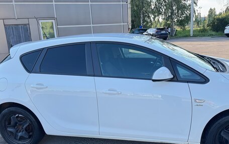 Opel Astra J, 2014 год, 900 000 рублей, 4 фотография