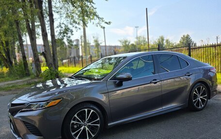 Toyota Camry, 2020 год, 2 700 000 рублей, 6 фотография