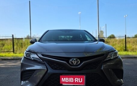 Toyota Camry, 2020 год, 2 700 000 рублей, 2 фотография