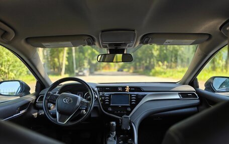 Toyota Camry, 2020 год, 2 700 000 рублей, 17 фотография