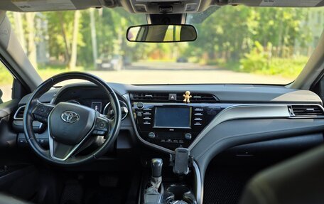 Toyota Camry, 2020 год, 2 700 000 рублей, 16 фотография