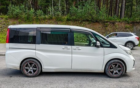 Honda Stepwgn IV, 2015 год, 1 700 000 рублей, 5 фотография