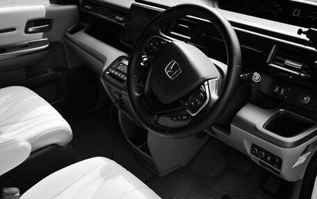 Honda Stepwgn IV, 2015 год, 1 700 000 рублей, 10 фотография