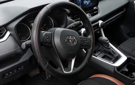 Toyota RAV4, 2025 год, 3 990 000 рублей, 7 фотография
