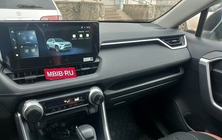Toyota RAV4, 2025 год, 3 990 000 рублей, 8 фотография