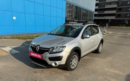 Renault Sandero II рестайлинг, 2017 год, 810 000 рублей, 1 фотография