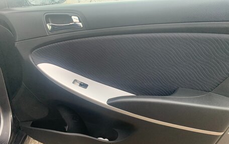 Hyundai Solaris II рестайлинг, 2010 год, 790 000 рублей, 13 фотография