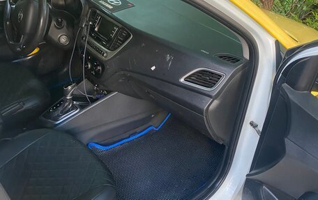 Hyundai Solaris II рестайлинг, 2018 год, 720 000 рублей, 12 фотография