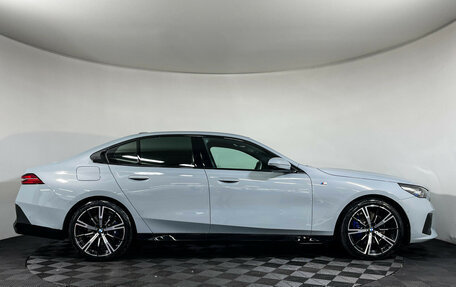 BMW 5 серия, 2024 год, 8 500 000 рублей, 6 фотография