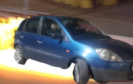 Ford Fiesta, 2005 год, 100 000 рублей, 2 фотография