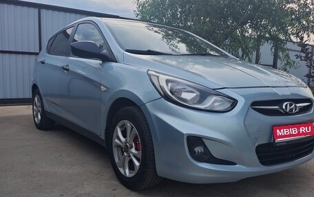 Hyundai Solaris II рестайлинг, 2012 год, 567 000 рублей, 1 фотография