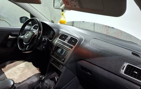 Volkswagen Polo VI (EU Market), 2016 год, 970 000 рублей, 2 фотография