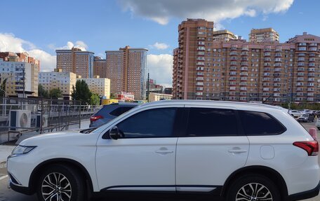 Mitsubishi Outlander III рестайлинг 3, 2015 год, 1 620 000 рублей, 7 фотография