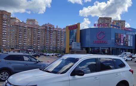 Mitsubishi Outlander III рестайлинг 3, 2015 год, 1 620 000 рублей, 8 фотография
