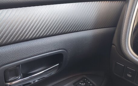 Mitsubishi Outlander III рестайлинг 3, 2015 год, 1 620 000 рублей, 12 фотография