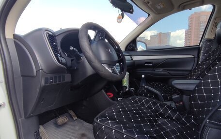 Mitsubishi Outlander III рестайлинг 3, 2015 год, 1 620 000 рублей, 20 фотография