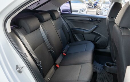 Skoda Rapid I, 2018 год, 1 040 000 рублей, 7 фотография