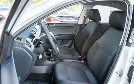 Skoda Rapid I, 2018 год, 1 040 000 рублей, 10 фотография