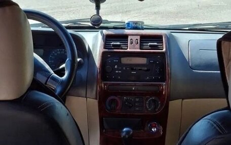 Nissan Terrano II рестайлинг, 2002 год, 550 000 рублей, 7 фотография