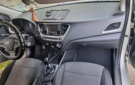 Hyundai Solaris II рестайлинг, 2018 год, 1 200 000 рублей, 9 фотография