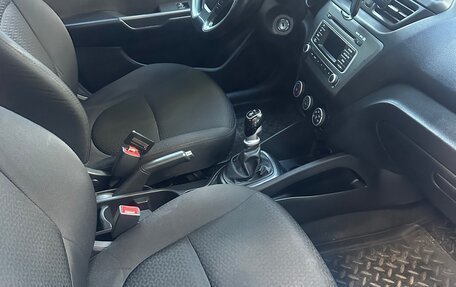 KIA Rio III рестайлинг, 2015 год, 930 000 рублей, 4 фотография