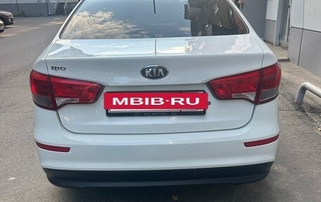 KIA Rio III рестайлинг, 2015 год, 930 000 рублей, 2 фотография