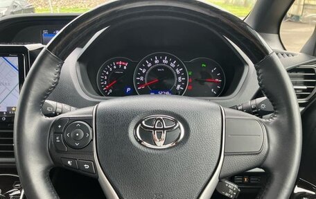 Toyota Noah III, 2021 год, 1 862 000 рублей, 8 фотография