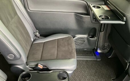 Toyota Noah III, 2021 год, 1 862 000 рублей, 14 фотография