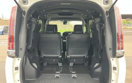 Toyota Noah III, 2021 год, 1 862 000 рублей, 20 фотография