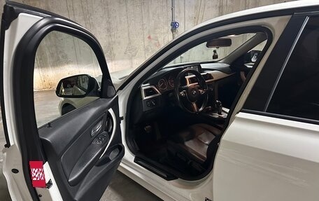 BMW 3 серия, 2013 год, 1 250 000 рублей, 13 фотография
