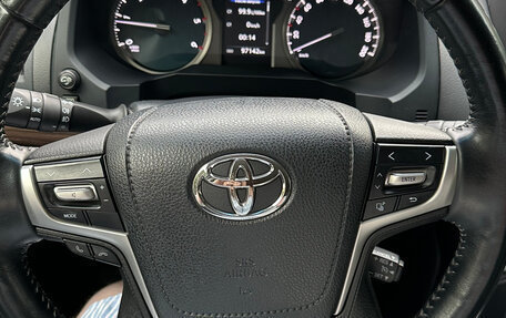 Toyota Land Cruiser Prado 150 рестайлинг 2, 2019 год, 6 200 000 рублей, 10 фотография