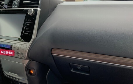 Toyota Land Cruiser Prado 150 рестайлинг 2, 2019 год, 6 200 000 рублей, 16 фотография
