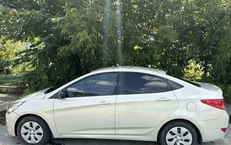 Hyundai Solaris II рестайлинг, 2015 год, 520 000 рублей, 3 фотография