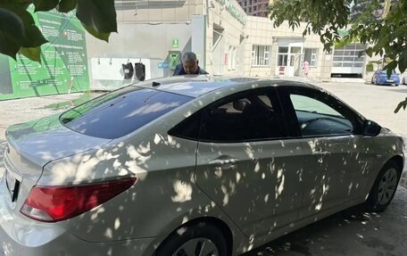 Hyundai Solaris II рестайлинг, 2015 год, 520 000 рублей, 4 фотография