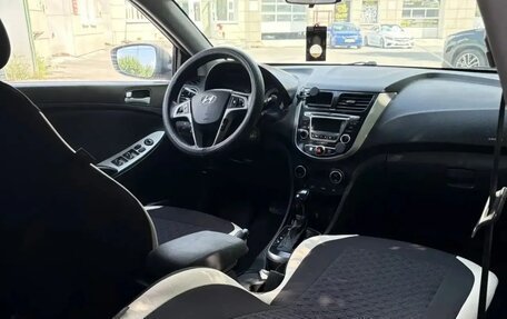 Hyundai Solaris II рестайлинг, 2015 год, 520 000 рублей, 5 фотография