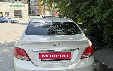Hyundai Solaris II рестайлинг, 2015 год, 520 000 рублей, 2 фотография