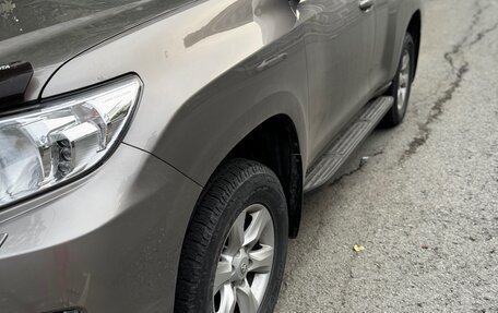 Toyota Land Cruiser Prado 150 рестайлинг 2, 2019 год, 5 800 000 рублей, 3 фотография