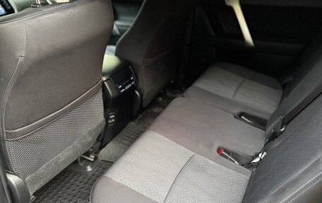 Toyota Land Cruiser Prado 150 рестайлинг 2, 2019 год, 5 800 000 рублей, 9 фотография