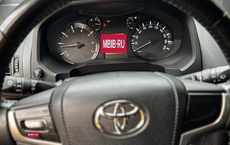 Toyota Land Cruiser Prado 150 рестайлинг 2, 2019 год, 5 800 000 рублей, 11 фотография
