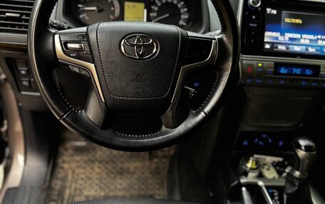 Toyota Land Cruiser Prado 150 рестайлинг 2, 2019 год, 5 800 000 рублей, 12 фотография
