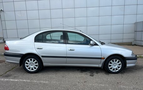 Toyota Avensis III рестайлинг, 2001 год, 800 000 рублей, 5 фотография