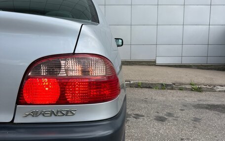 Toyota Avensis III рестайлинг, 2001 год, 800 000 рублей, 8 фотография