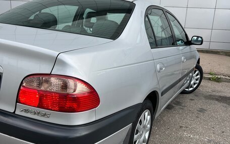 Toyota Avensis III рестайлинг, 2001 год, 800 000 рублей, 14 фотография