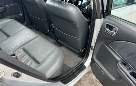 Toyota Avensis III рестайлинг, 2001 год, 800 000 рублей, 27 фотография