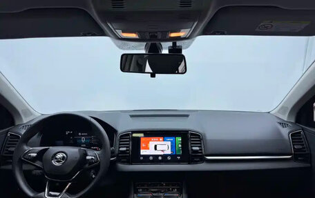 Skoda Karoq I, 2022 год, 2 400 000 рублей, 6 фотография