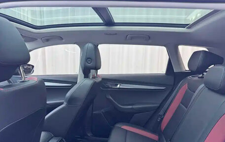 Skoda Karoq I, 2022 год, 2 400 000 рублей, 13 фотография