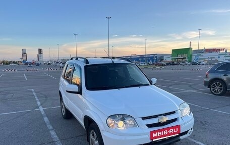 Chevrolet Niva I рестайлинг, 2017 год, 800 000 рублей, 2 фотография